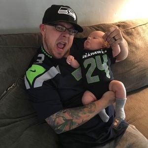 Meet your Posher, Adam